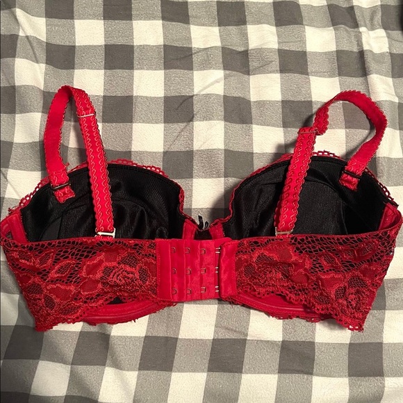 La Vie En Rose Red Lace Convertible Push Up Bra - Picture 2 of 3